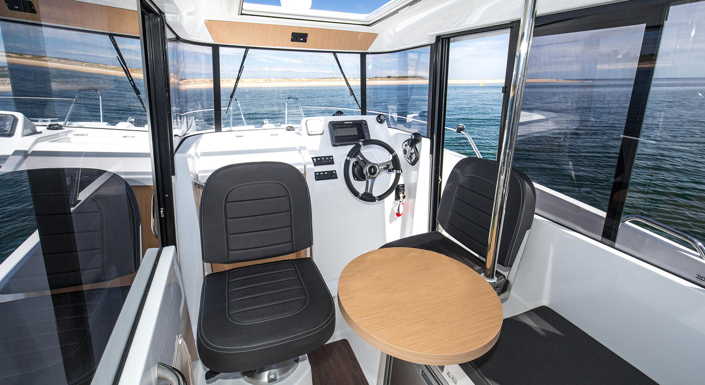 Beneteau Barracuda 7 Interior
