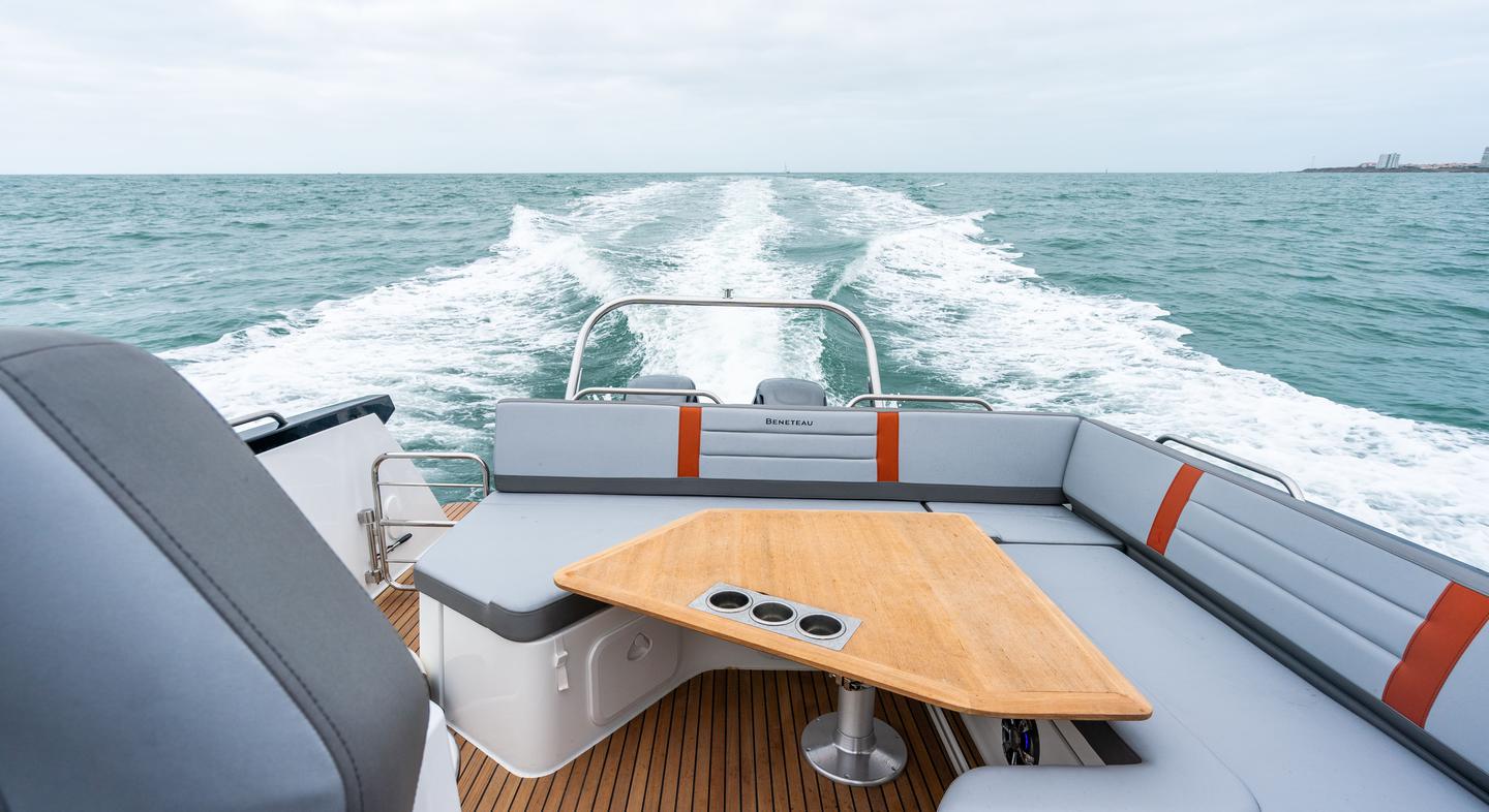 Flyer_10_Exterior_04