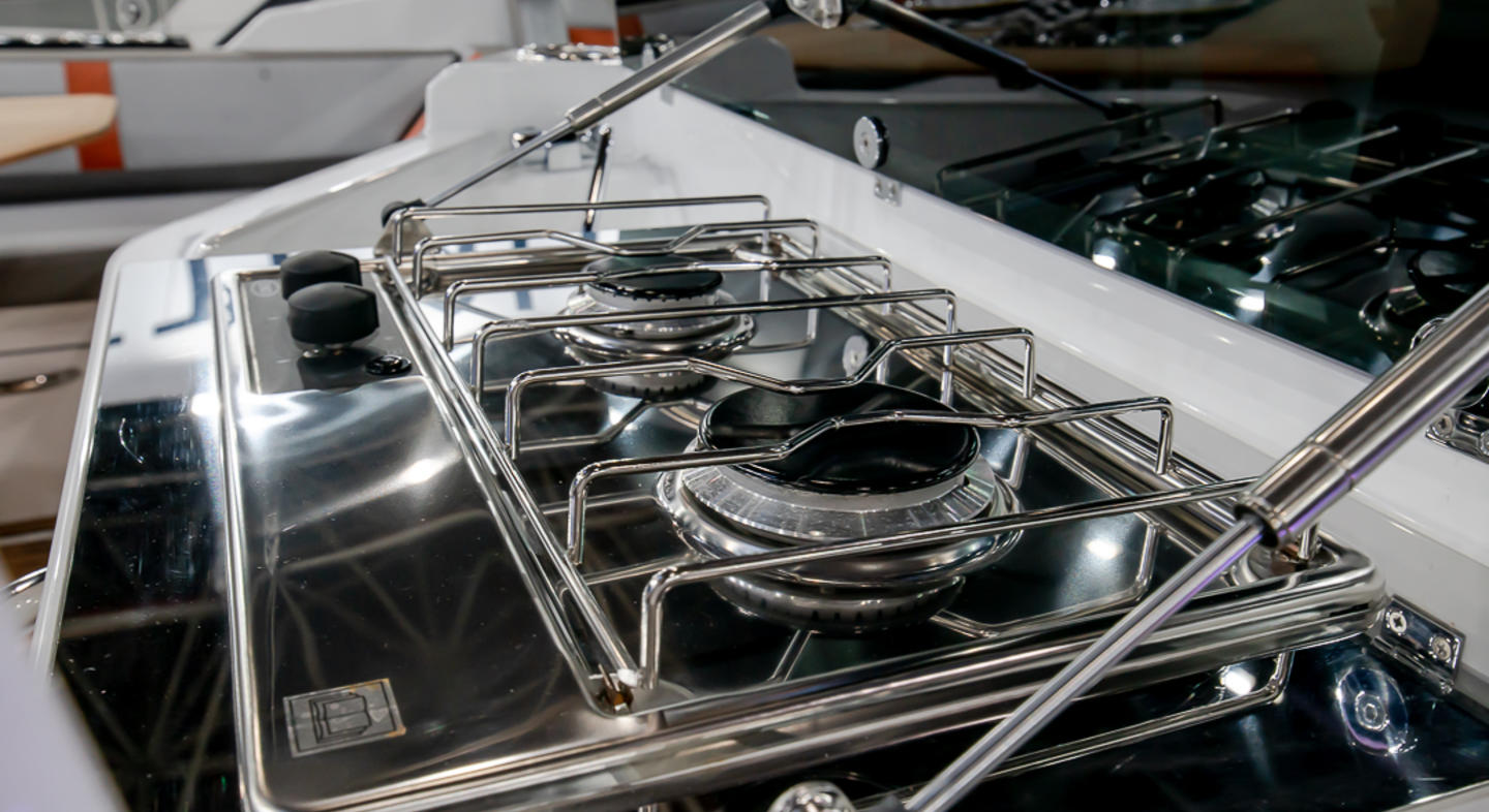 Flyer_10_Exterior_08