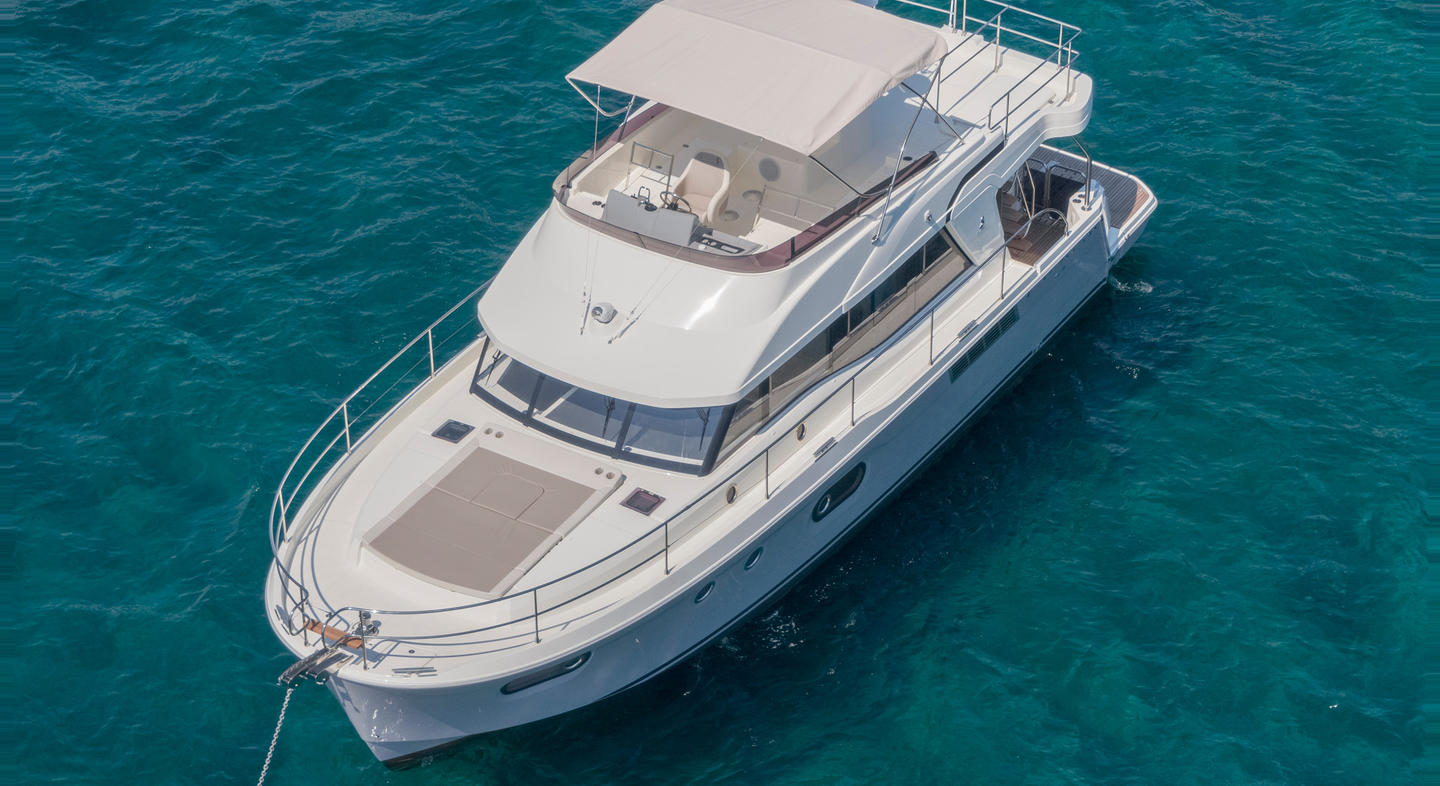 Swift_Trawler_47_Exterior_10