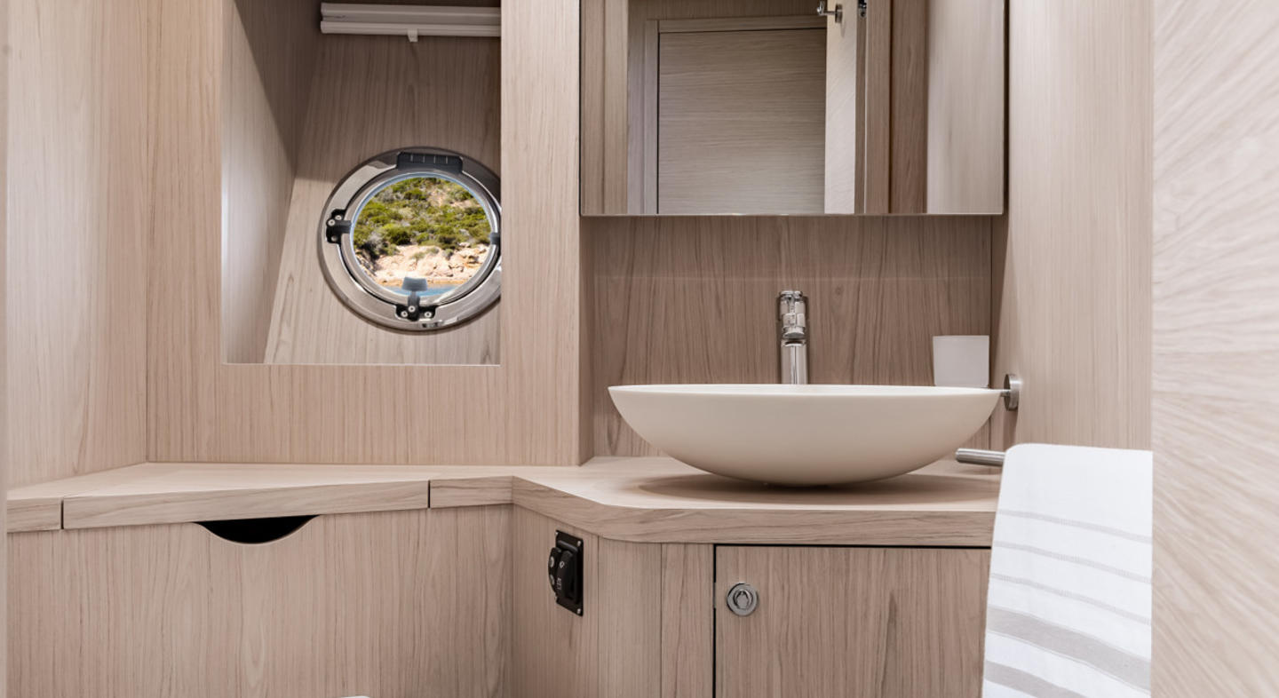 Swift_Trawler_47_Interior_14